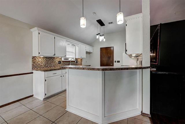 1109 NE 25th Street, Moore, OK 73160