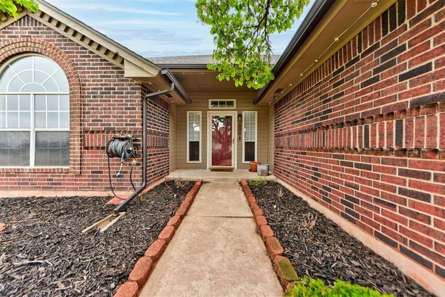 1109 NE 25th Street, Moore, OK 73160