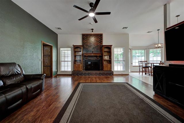 1109 NE 25th Street, Moore, OK 73160