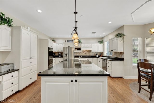 6465 Spanish Garden Court, Las Vegas, NV 89110