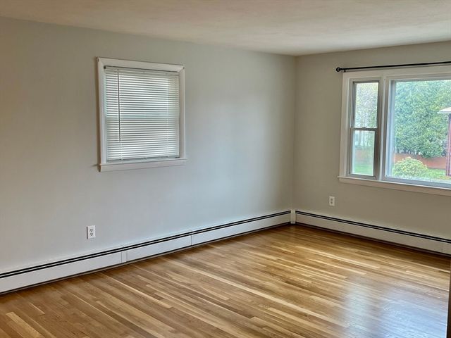 61 Richmond Ave, Worcester, MA 01602