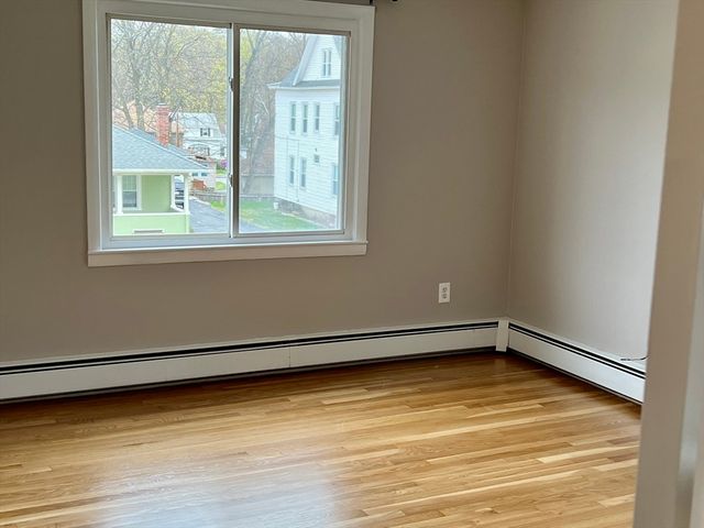 61 Richmond Ave, Worcester, MA 01602