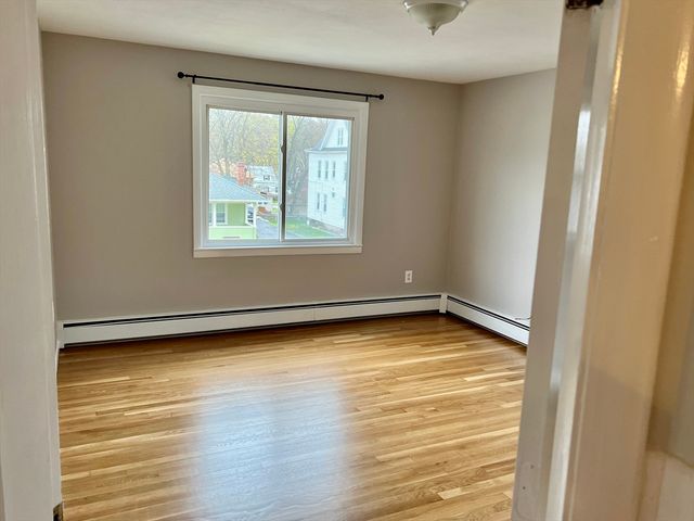 61 Richmond Ave, Worcester, MA 01602