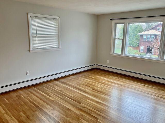 61 Richmond Ave, Worcester, MA 01602