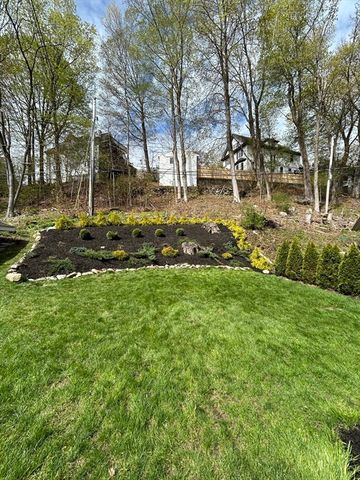 61 Richmond Ave, Worcester, MA 01602