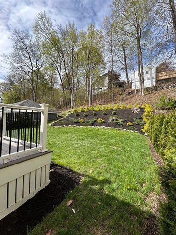 61 Richmond Ave, Worcester, MA 01602