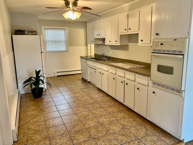 61 Richmond Ave, Worcester, MA 01602