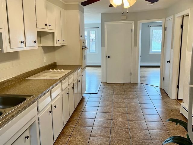 61 Richmond Ave, Worcester, MA 01602