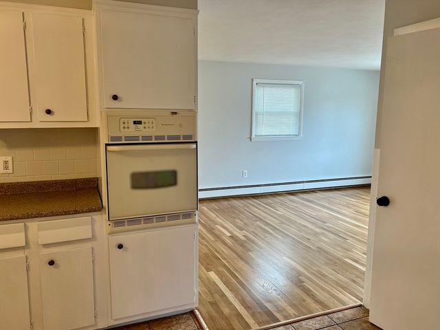 61 Richmond Ave, Worcester, MA 01602