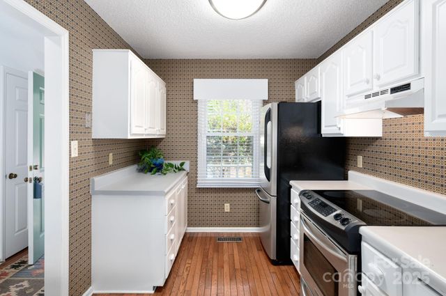 38 Wildwood Avenue, Asheville, NC 28804