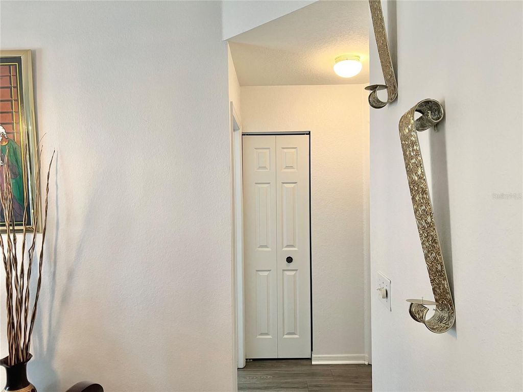 Image 16 of property listing at 11451 SW 76TH AVENUE, Ocala, FL 34476