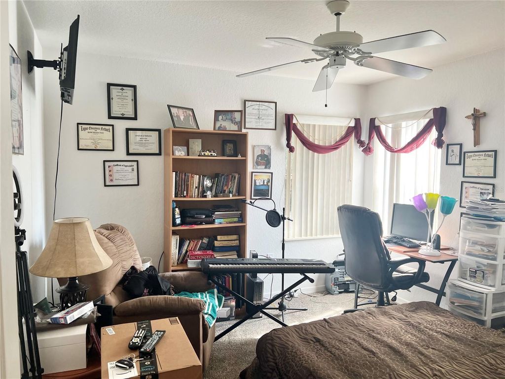 Image 17 of property listing at 11451 SW 76TH AVENUE, Ocala, FL 34476