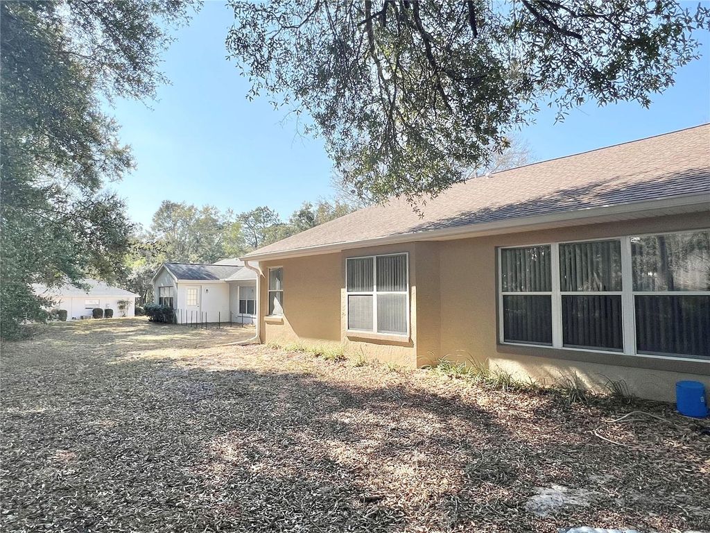 Image 38 of property listing at 11451 SW 76TH AVENUE, Ocala, FL 34476