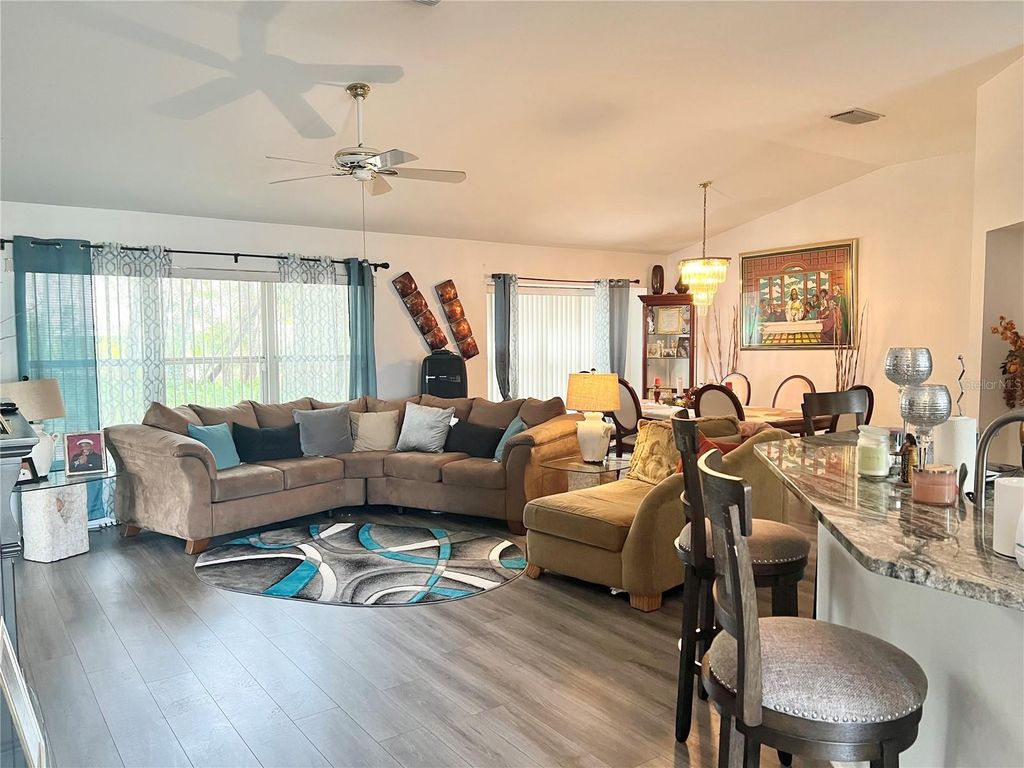 Image 6 of property listing at 11451 SW 76TH AVENUE, Ocala, FL 34476