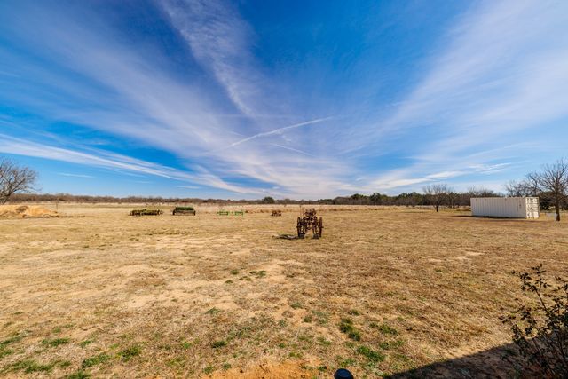 10607 430, Cross Plains, TX 76443
