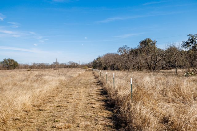 10607 430, Cross Plains, TX 76443