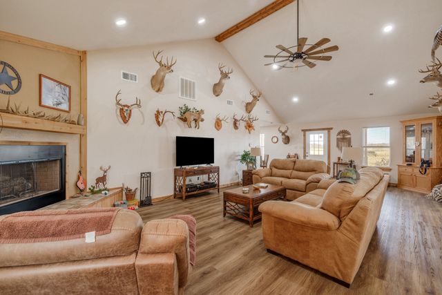 10607 430, Cross Plains, TX 76443