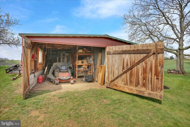7106 BERNVILLE RD, Bernville, PA 19506