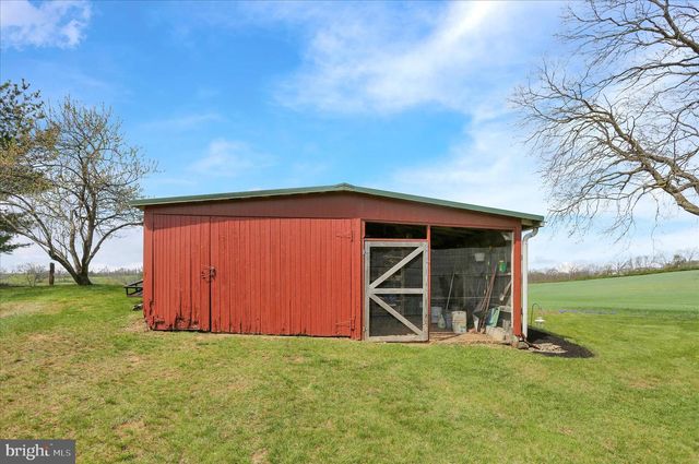 7106 BERNVILLE RD, Bernville, PA 19506