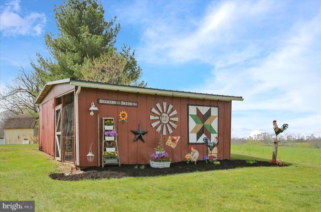 7106 BERNVILLE RD, Bernville, PA 19506