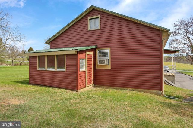 7106 BERNVILLE RD, Bernville, PA 19506