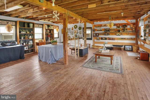 7106 BERNVILLE RD, Bernville, PA 19506