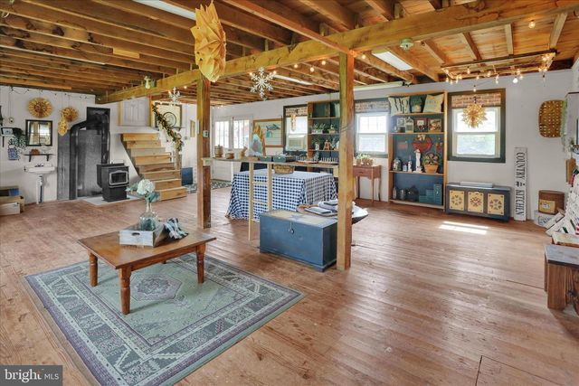 7106 BERNVILLE RD, Bernville, PA 19506