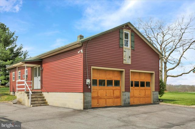 7106 BERNVILLE RD, Bernville, PA 19506