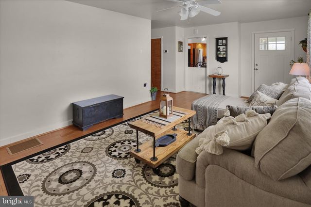 7106 BERNVILLE RD, Bernville, PA 19506