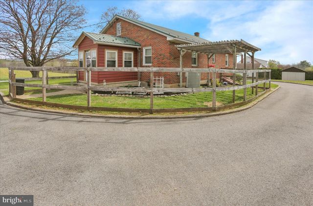 7106 BERNVILLE RD, Bernville, PA 19506