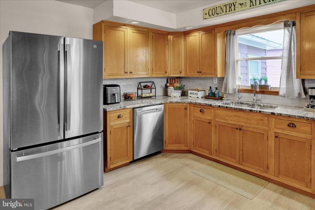 7106 BERNVILLE RD, Bernville, PA 19506