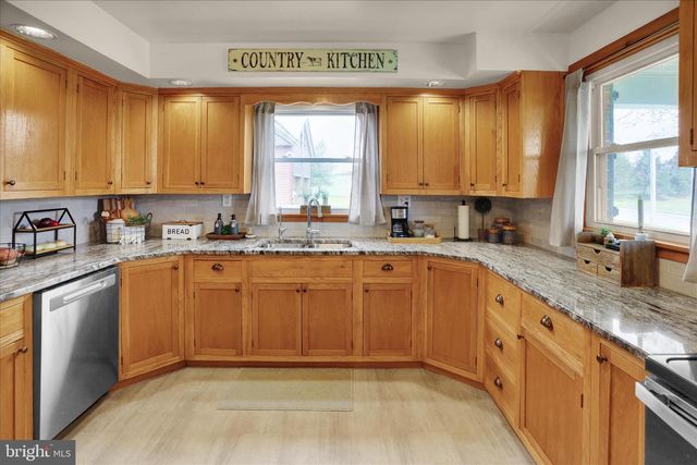 7106 BERNVILLE RD, Bernville, PA 19506