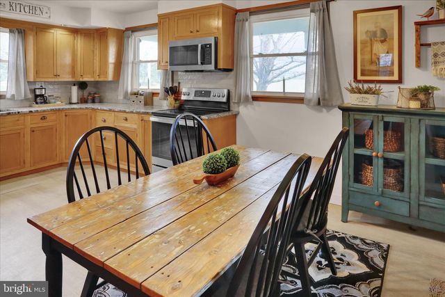7106 BERNVILLE RD, Bernville, PA 19506