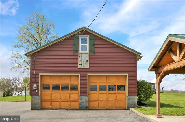 7106 BERNVILLE RD, Bernville, PA 19506