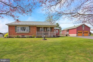 7106 BERNVILLE RD, Bernville, PA 19506