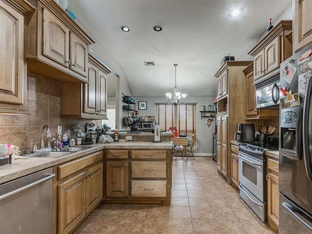 1127 Woodbrook Drive, Purcell, OK 73080