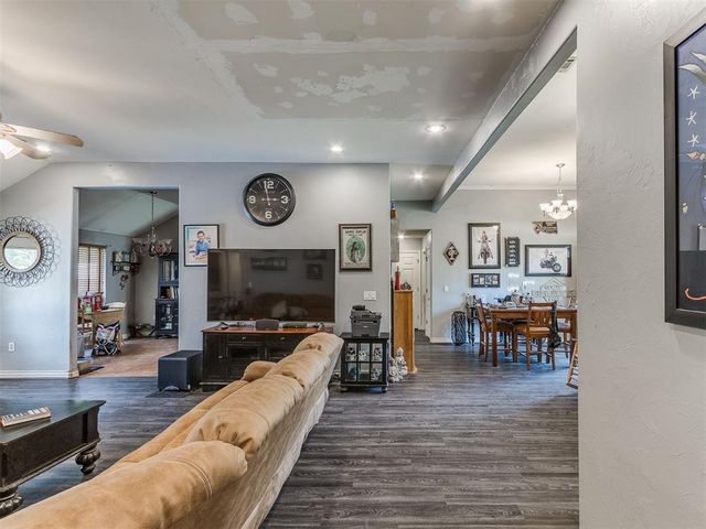 1127 Woodbrook Drive, Purcell, OK 73080