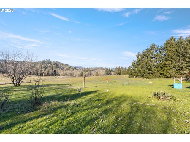 146 CRATER Rd, Camas Valley, OR 97416