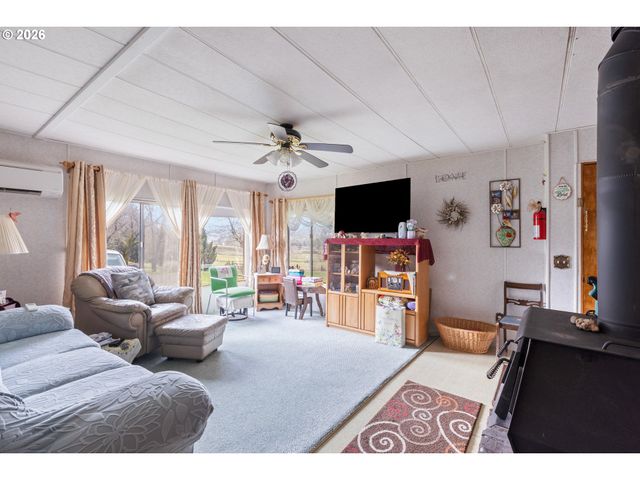 146 CRATER Rd, Camas Valley, OR 97416