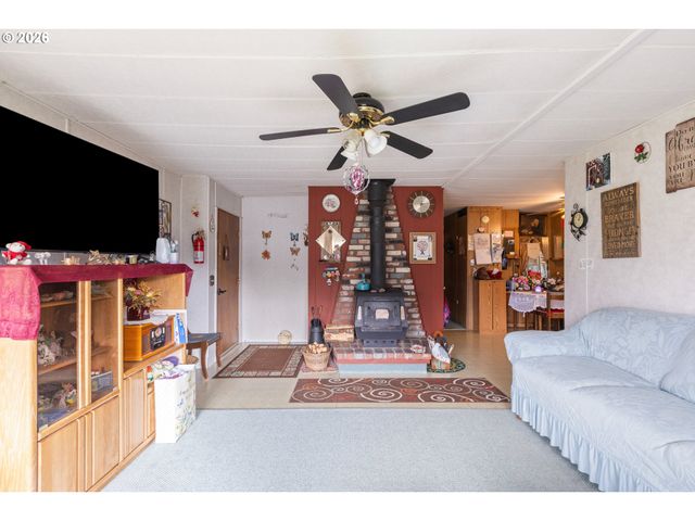 146 CRATER Rd, Camas Valley, OR 97416