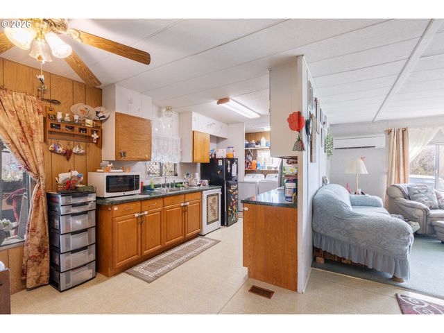 146 CRATER Rd, Camas Valley, OR 97416