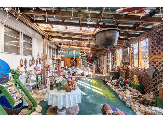 146 CRATER Rd, Camas Valley, OR 97416