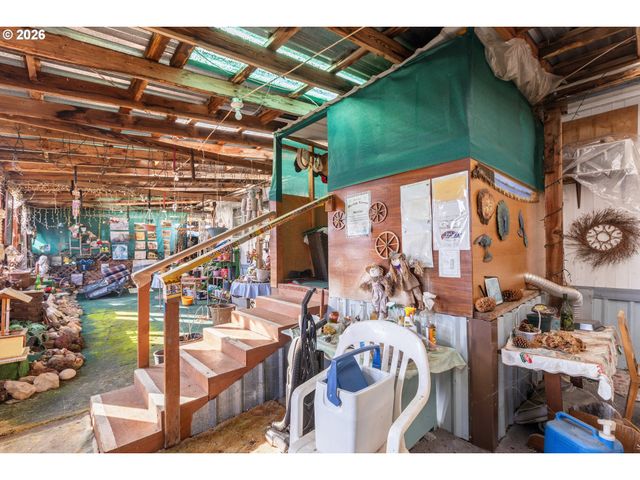 146 CRATER Rd, Camas Valley, OR 97416