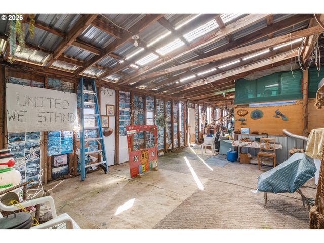 146 CRATER Rd, Camas Valley, OR 97416