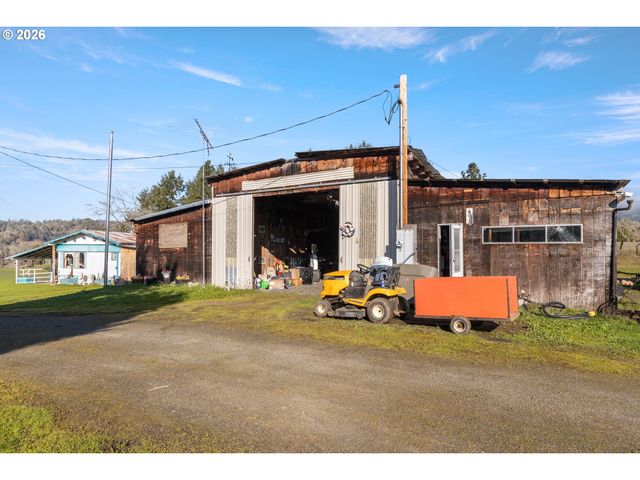 146 CRATER Rd, Camas Valley, OR 97416