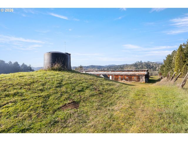 146 CRATER Rd, Camas Valley, OR 97416
