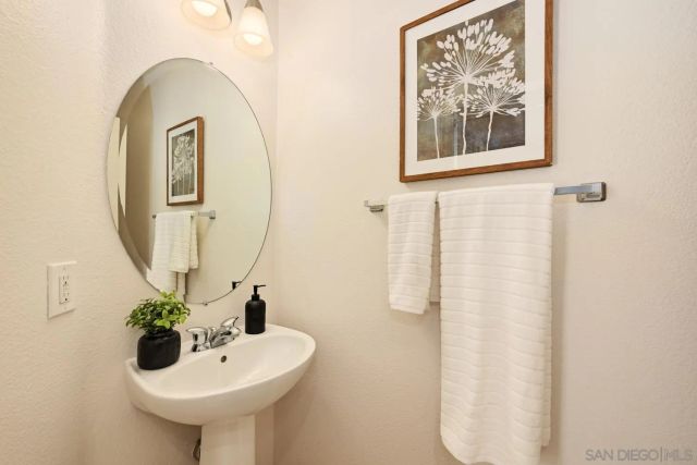 4611 Central Plaza, San Diego, CA 92123