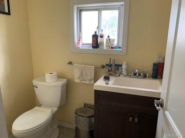 2080 N Milford Road, Highland Charter Township, MI 48357