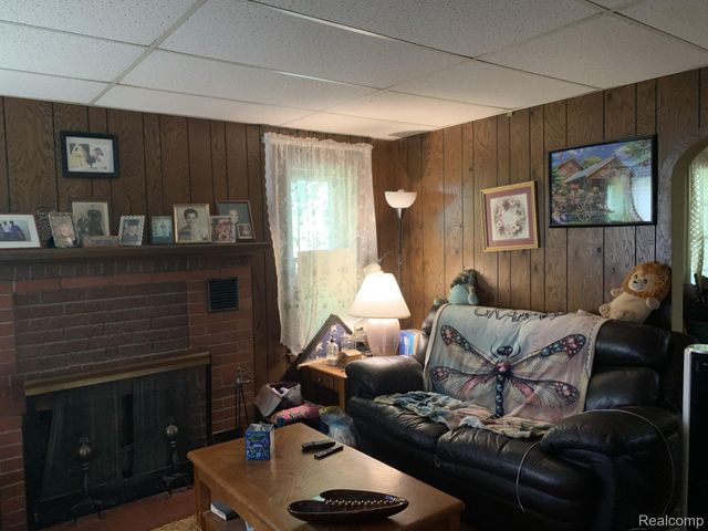 2080 N Milford Road, Highland Charter Township, MI 48357