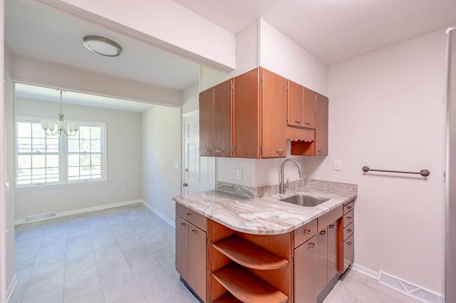 1607 Stratford Court, Joliet, IL 60435